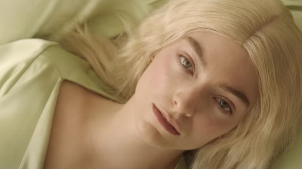 lorde with blonde hair from mood ring music video